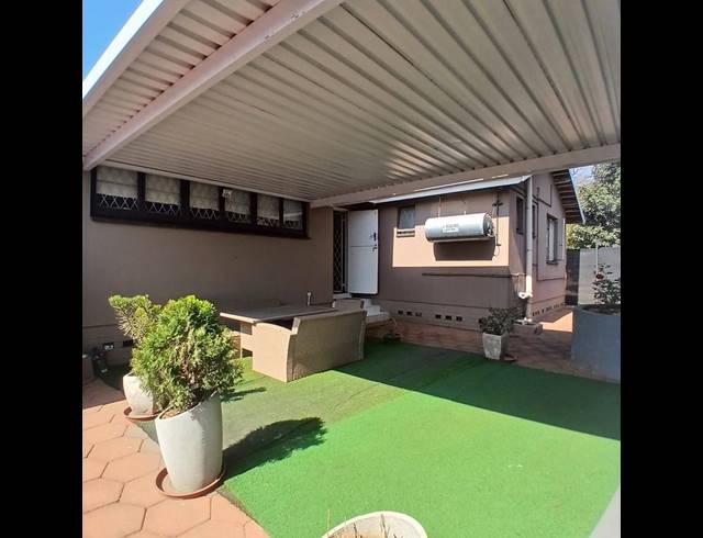 3 BEDROOM HOUSE FOR SALE IN MONTCLAIR